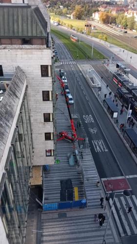 Rekonstrukce sklenene fasady - Praha - STARWORK
